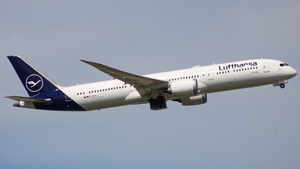 Photo of D-ABPF - Boeing 787-9 Dreamliner operated by Lufthansa