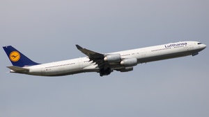 Photo with serial 987 - Airbus A340-642