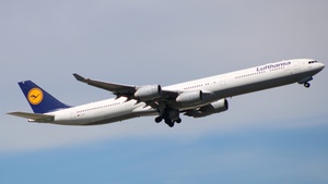 Photo of D-AIHZ - Airbus A340-642 operated by Lufthansa