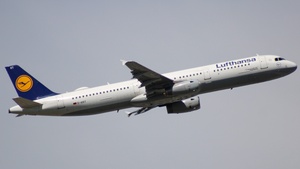 Photo of D-AIRT - Airbus A321-131 operated by Lufthansa