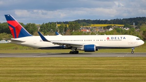Photo of N16065 - Boeing 767-332(ER) operated by Delta Air Lines