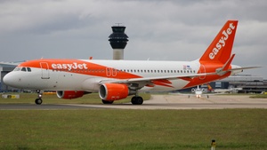 Photo of OE-IVU - Airbus A320-214 operated by easyJet Europe