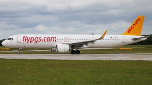 Photo of TC-RBR - Airbus A321-251NX operated by Pegasus Airlines