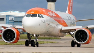Photo of OE-LSF - Airbus A320-251N operated by easyJet Europe