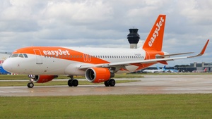 Photo of G-EZOP - Airbus A320-214 operated by easyJet
