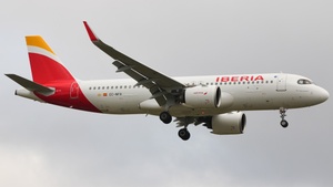 Photo of EC-NFH - Airbus A320-271N operated by Iberia