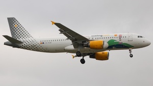 Photo with serial 3321 - Airbus A320-214
