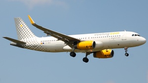 Photo of EC-MES - Airbus A320-232 operated by Vueling