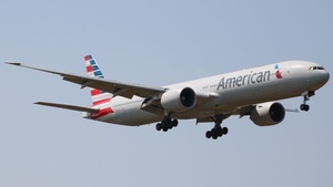 Photo of N729AN - Boeing 777-323(ER) operated by American Airlines