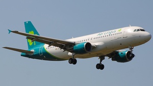 Photo with serial 4572 - Airbus A320-214