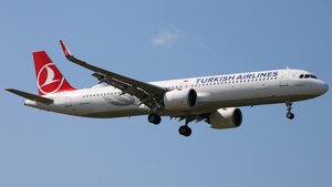 Photo of TC-LSF - Airbus A321-271NX operated by Turkish Airlines