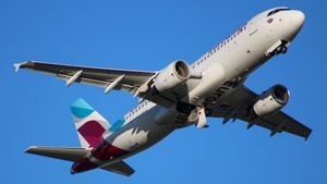 Photo of D-ABNL - Airbus A320-214 operated by Eurowings
