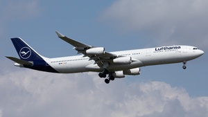 Photo of D-AIGM - Airbus A340-313 operated by Lufthansa