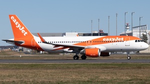 Photo of OE-IZF - Airbus A320-214 operated by easyJet Europe