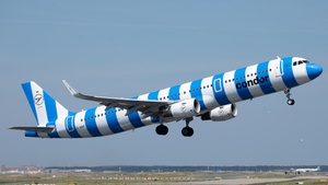 Photo of D-AIAF - Airbus A321-211 operated by Condor