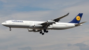 Photo of D-AIGS - Airbus A340-313 operated by Lufthansa