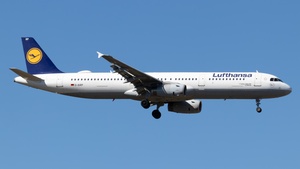 Photo of D-AIRP - Airbus A321-131 operated by Lufthansa