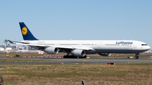 Photo of D-AIHP - Airbus A340-642 operated by Lufthansa