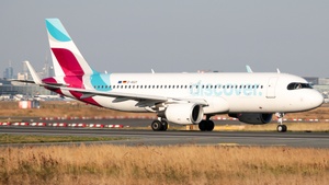 Photo of D-AIUY - Airbus A320-214 operated by Discover Airlines