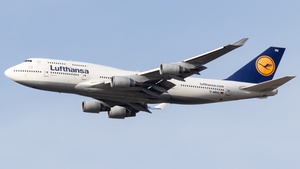 Photo of D-ABVU - Boeing 747-430 operated by Lufthansa