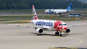 Photo of HB-JLT - Airbus A320-214 operated by Edelweiss Air