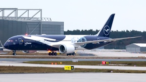 Photo of D-ABPU - Boeing 787-9 Dreamliner operated by Lufthansa