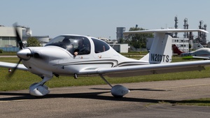 Photo of N203TS - Diamond DA40 Diamond Star XLS operated by Private