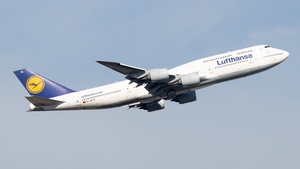 Photo of D-ABYK - Boeing 747-830 operated by Lufthansa
