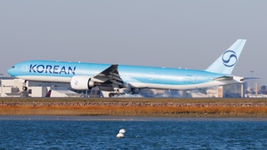 Photo of HL8218 - Boeing 777-3B5(ER) operated by Korean Air