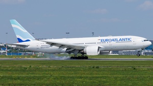 Photo with serial 32784 - Boeing 777-243(ER)