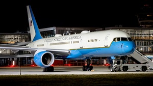 Photo of 99-0003 - Boeing C-32A operated by US Air Force