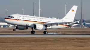 Photo of 15+01 - Airbus A319-133(CJ) operated by German Air Force