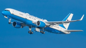 Photo of 98-0002 - Boeing C-32A operated by US Air Force