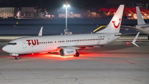 Photo of G-TUKR - Boeing 737-8K5 operated by TUI Airways
