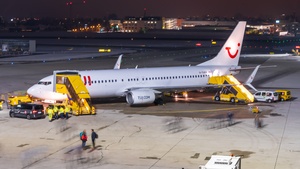 Photo of G-TUKR - Boeing 737-8K5 operated by TUI Airways