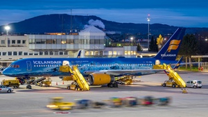 Photo of TF-FIR - Boeing 757-256 operated by Icelandair
