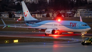 Photo of G-TAWX - Boeing 737-8K5 operated by TUI Airways