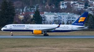 Photo of TF-ISR - Boeing 757-256 operated by Icelandair