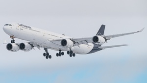 Photo of D-AIHI - Airbus A340-642 operated by Lufthansa