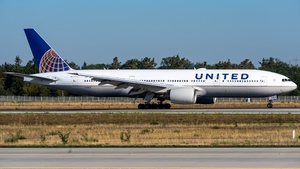 Photo of N228UA - Boeing 777-222(ER) operated by United Airlines