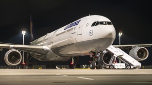 Photo of D-AIHT - Airbus A340-642 operated by Lufthansa