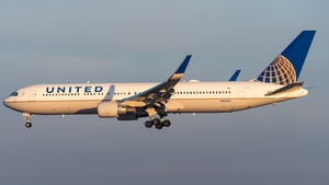 Photo of N662UA - Boeing 767-322(ER) operated by United Airlines