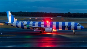 Photo of D-ANLE - Airbus A321-271NX operated by Condor