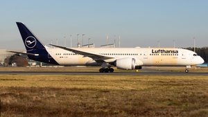 Photo of D-ABPF - Boeing 787-9 Dreamliner operated by Lufthansa