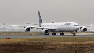 Photo of D-AIHI - Airbus A340-642 operated by Lufthansa