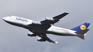 Photo of D-ABVW - Boeing 747-430 operated by Lufthansa