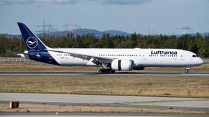 Photo of D-ABPI - Boeing 787-9 Dreamliner operated by Lufthansa