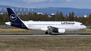 Photo of D-AIQT - Airbus A320-211 operated by Lufthansa