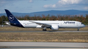 Photo of D-ABPD - Boeing 787-9 Dreamliner operated by Lufthansa