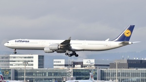 Photo of D-AIHT - Airbus A340-642 operated by Lufthansa